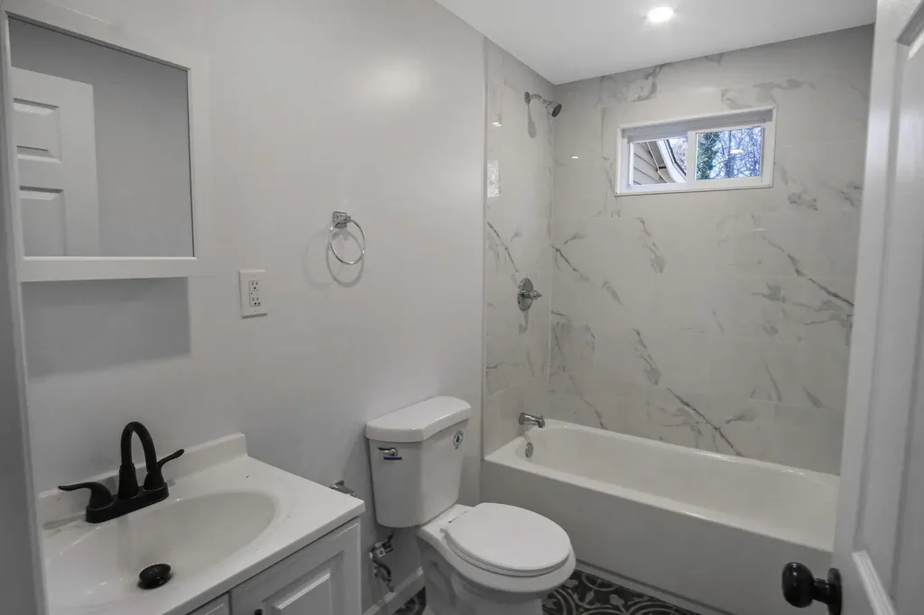 95 Fairway Avenue Riverhead NY 11901