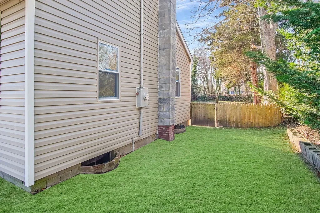 95 Fairway Avenue Riverhead NY 11901