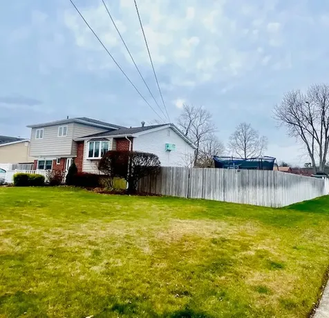 342 W 22 Street Deer Park NY 11729