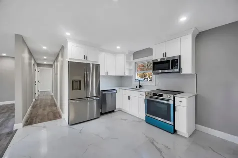 15 Mill Lane Medford NY 11763