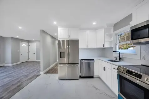 15 Mill Lane Medford NY 11763