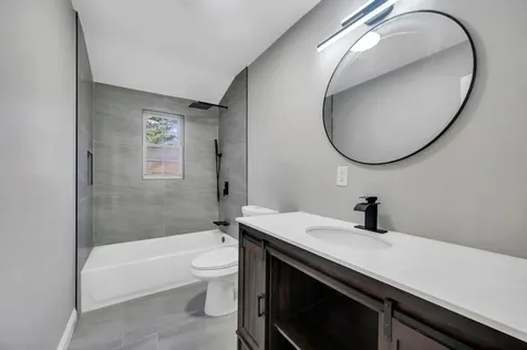 15 Mill Lane Medford NY 11763