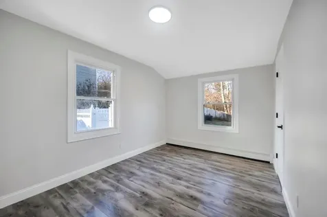 15 Mill Lane Medford NY 11763