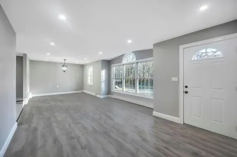 15 Mill Lane Medford NY 11763