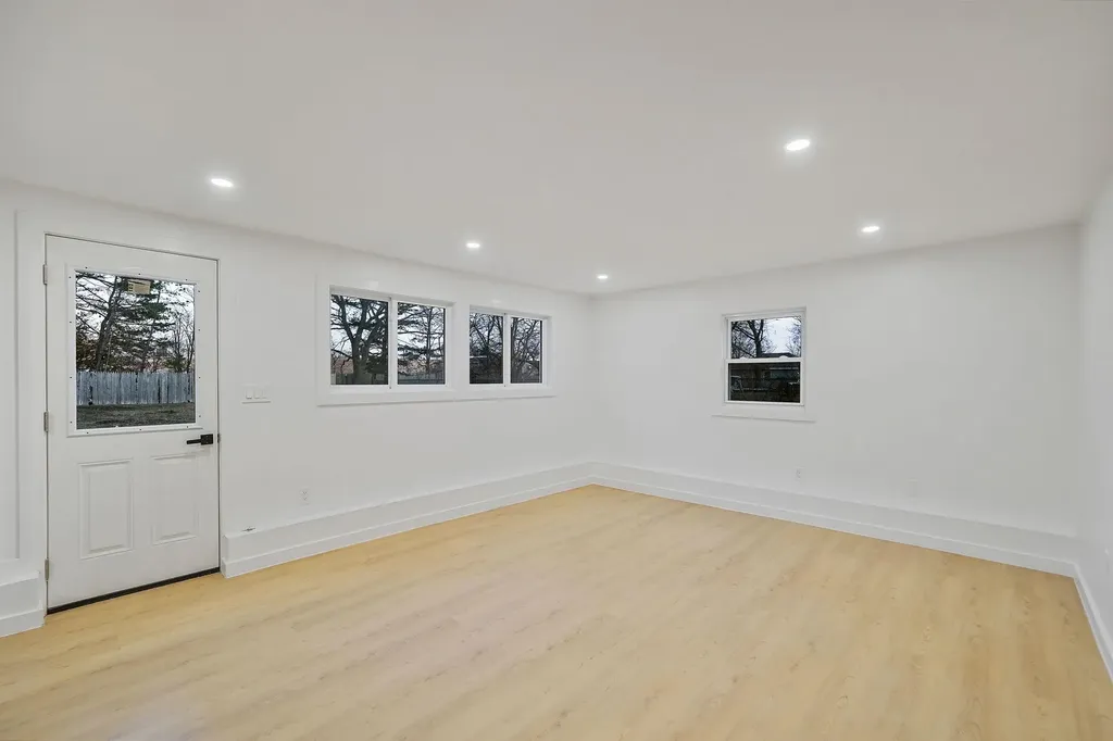 16 Maple Avenue Shirley NY 11967