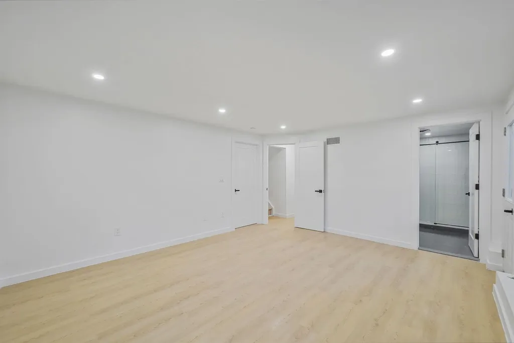 16 Maple Avenue Shirley NY 11967