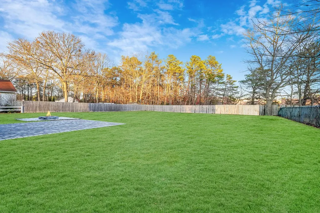 16 Maple Avenue Shirley NY 11967
