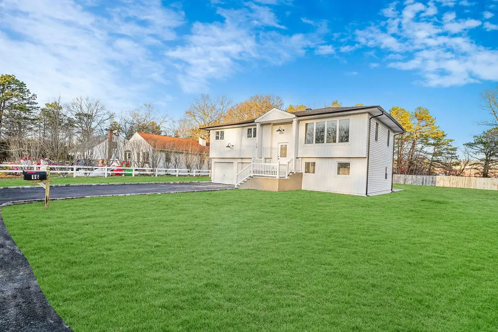 16 Maple Avenue Shirley NY 11967