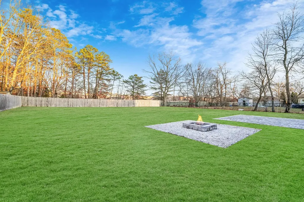 16 Maple Avenue Shirley NY 11967