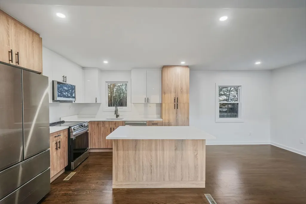 16 Maple Avenue Shirley NY 11967