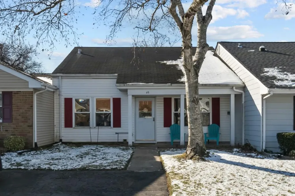 49 Freedom Lane Coram NY 11727