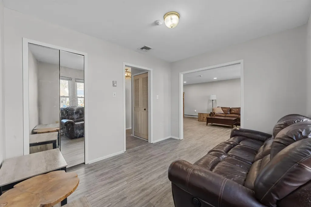 49 Freedom Lane Coram NY 11727