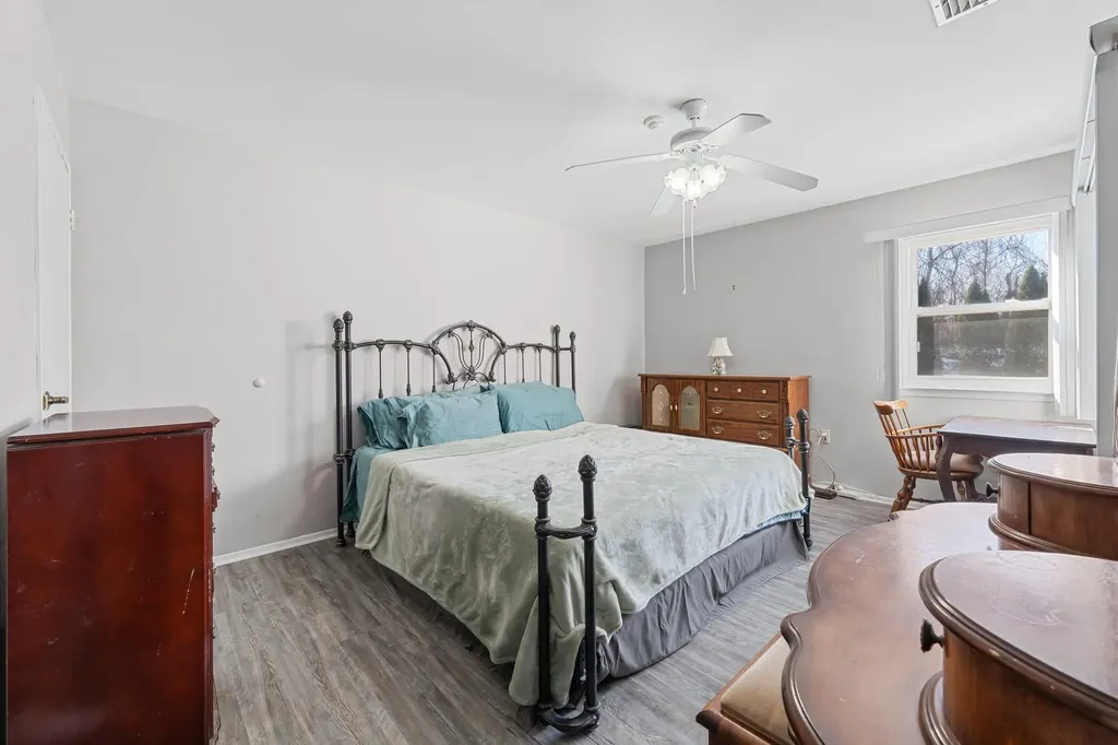 49 Freedom Lane Coram NY 11727