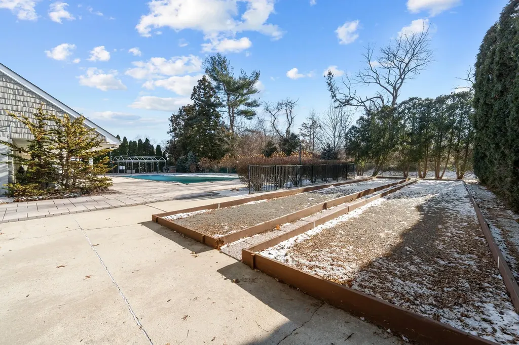 49 Freedom Lane Coram NY 11727