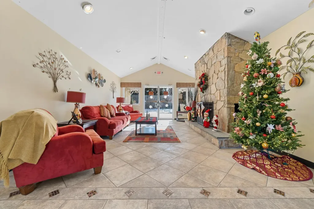 49 Freedom Lane Coram NY 11727