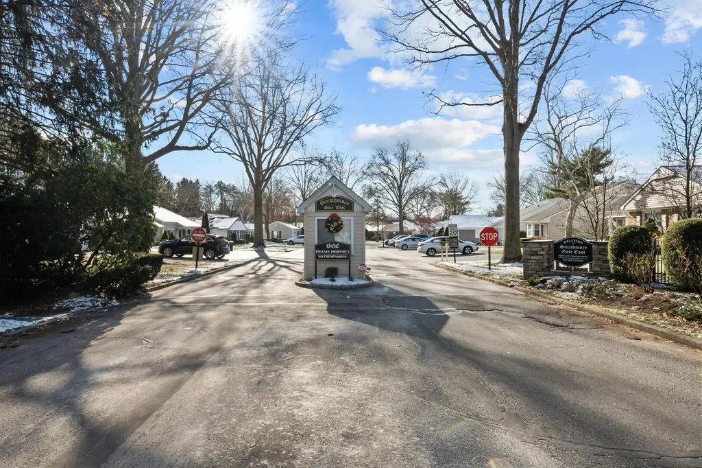 49 Freedom Lane Coram NY 11727