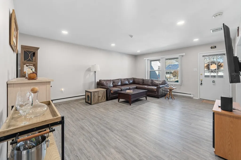 49 Freedom Lane Coram NY 11727