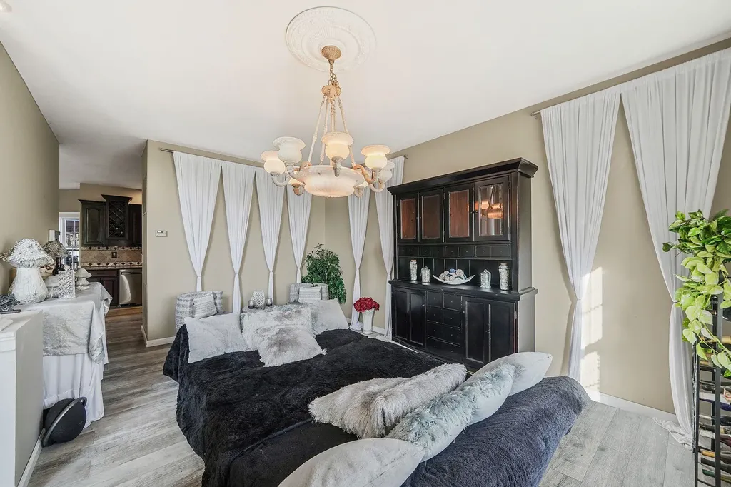 6 Orient Avenue Brookhaven NY 11719
