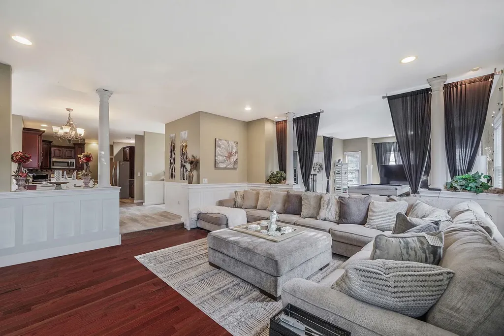 6 Orient Avenue Brookhaven NY 11719