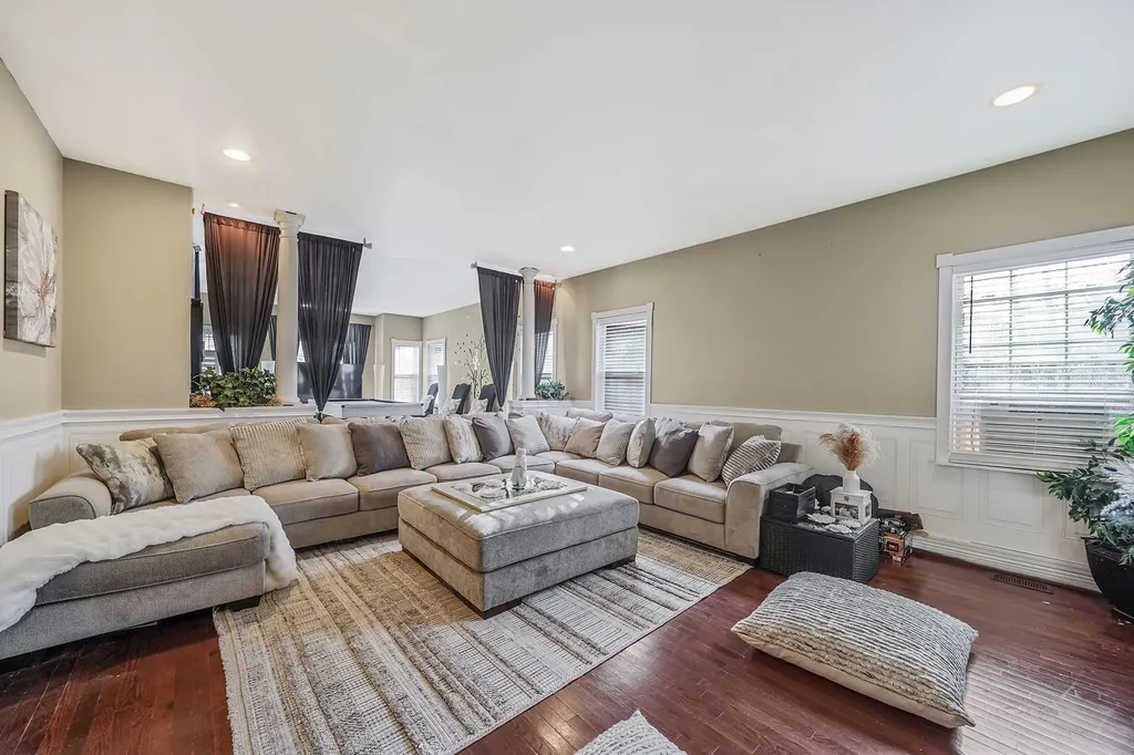 6 Orient Avenue Brookhaven NY 11719