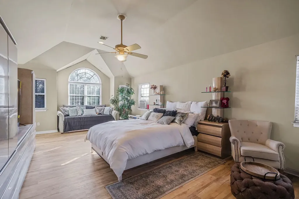6 Orient Avenue Brookhaven NY 11719