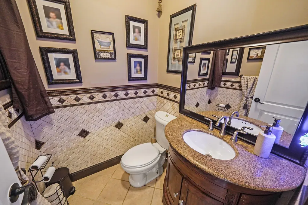6 Orient Avenue Brookhaven NY 11719