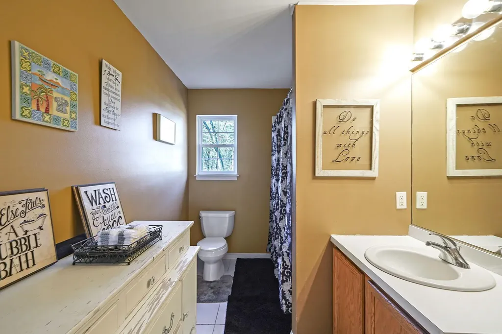 6 Orient Avenue Brookhaven NY 11719