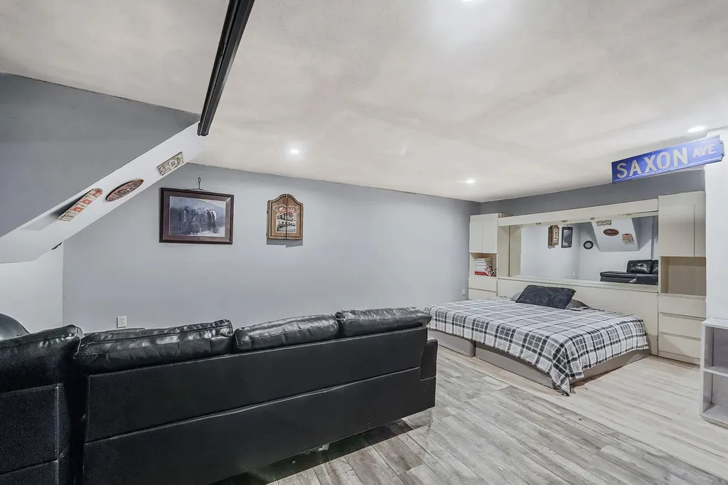 6 Orient Avenue Brookhaven NY 11719