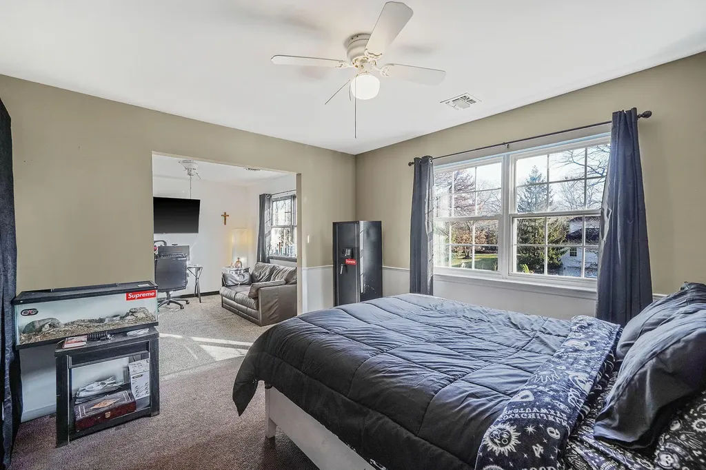 6 Orient Avenue Brookhaven NY 11719