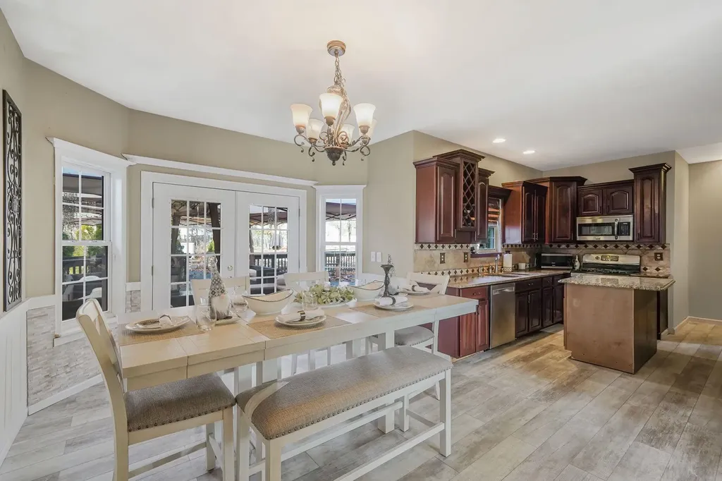 6 Orient Avenue Brookhaven NY 11719