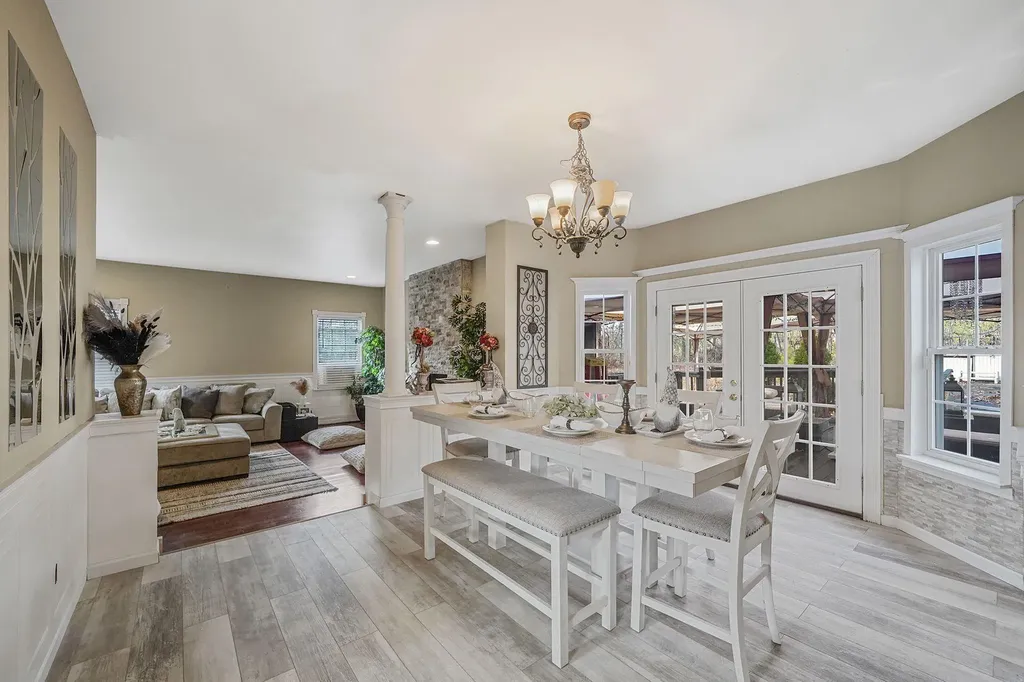 6 Orient Avenue Brookhaven NY 11719