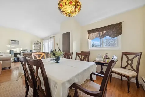 9 Lion Lane North Babylon NY 11704