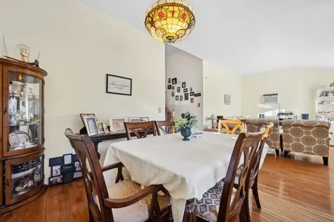 9 Lion Lane North Babylon NY 11704