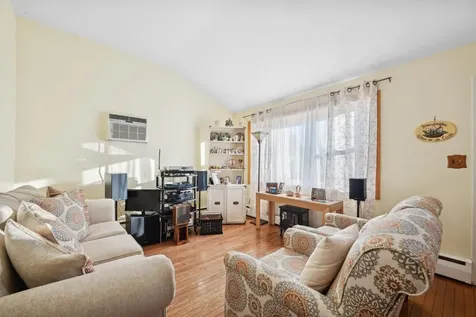 9 Lion Lane North Babylon NY 11704