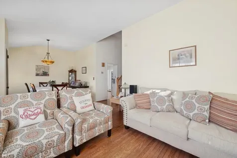 9 Lion Lane North Babylon NY 11704