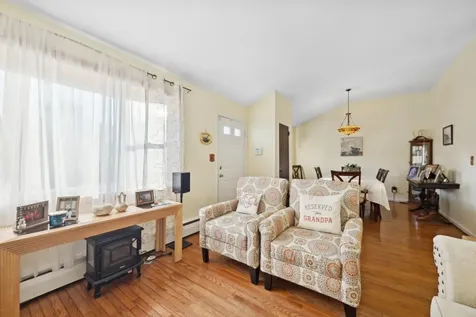 9 Lion Lane North Babylon NY 11704