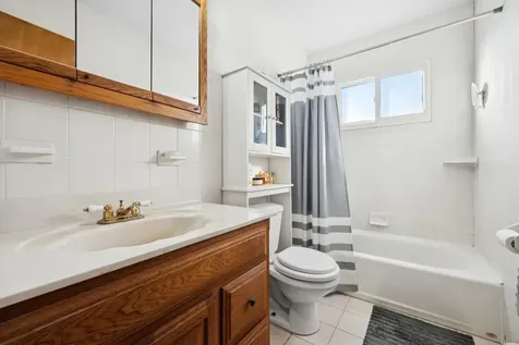 9 Lion Lane North Babylon NY 11704