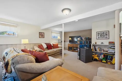 9 Lion Lane North Babylon NY 11704