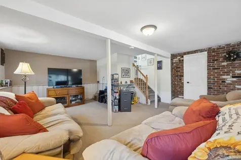 9 Lion Lane North Babylon NY 11704