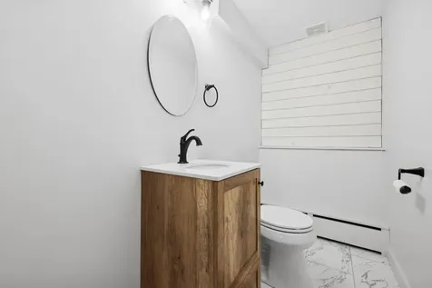 9 Lion Lane North Babylon NY 11704