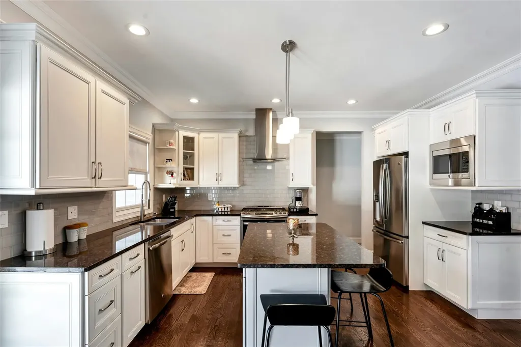160 Morton Boulevard Plainview NY 11803-6204