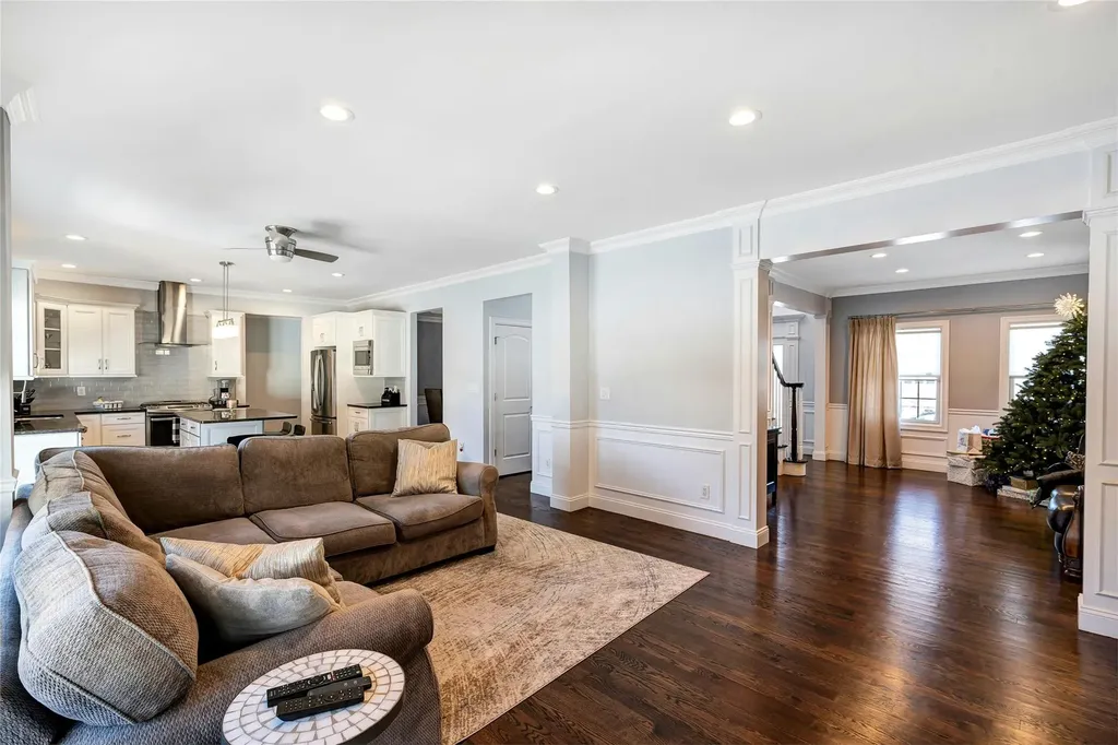 160 Morton Boulevard Plainview NY 11803-6204