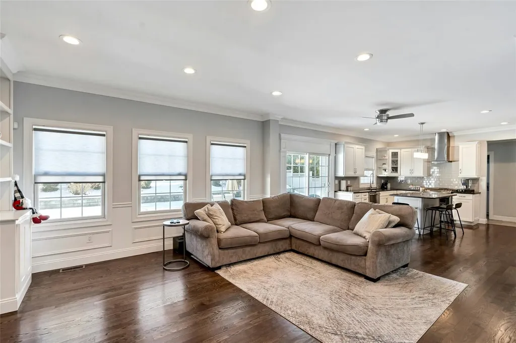160 Morton Boulevard Plainview NY 11803-6204