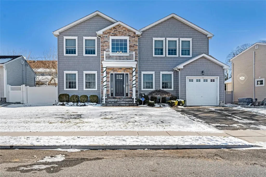 160 Morton Boulevard Plainview NY 11803-6204