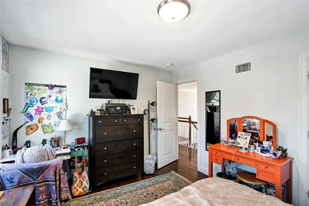 160 Morton Boulevard Plainview NY 11803-6204