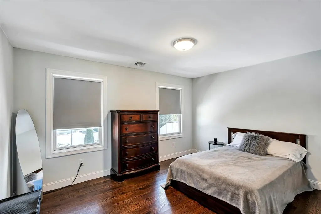 160 Morton Boulevard Plainview NY 11803-6204