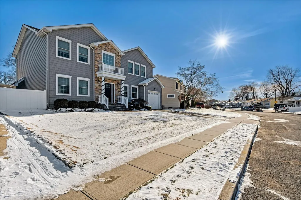 160 Morton Boulevard Plainview NY 11803-6204