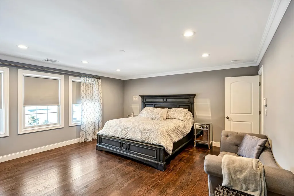 160 Morton Boulevard Plainview NY 11803-6204