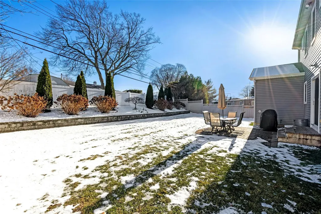 160 Morton Boulevard Plainview NY 11803-6204