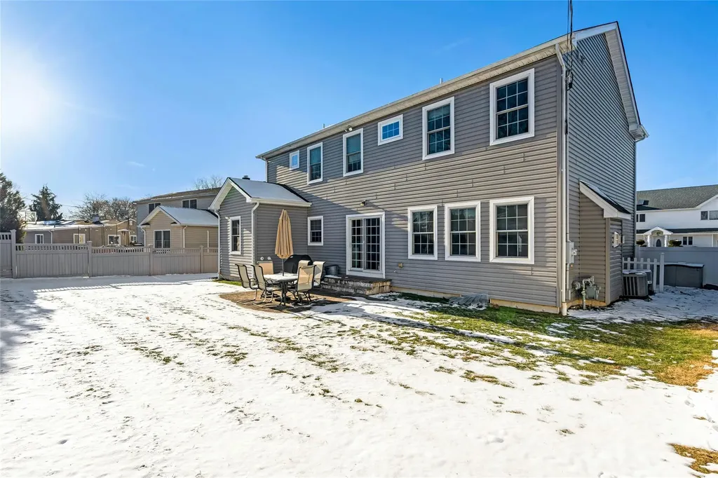 160 Morton Boulevard Plainview NY 11803-6204